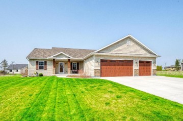 534 Oriole Ln, Howards Grove, WI 53083-1416