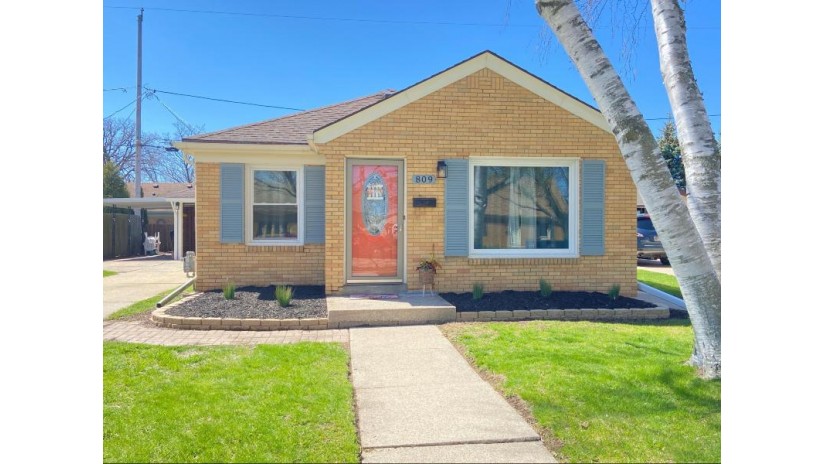 809 Willmor St Racine, WI 53402 by Luna Listings $182,000