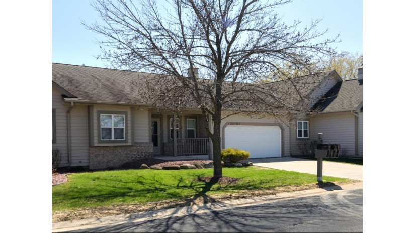 W232N3011 Emerald Ln B Pewaukee, WI 53072 by Coldwell Banker Realty $339,900