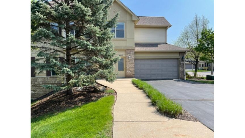 8627 S Deerwood Ln Franklin, WI 53132 by Assist 2 Sell Right Price Realty $279,900