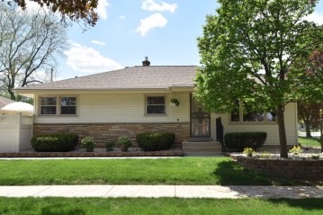 4187 N 78th St, Milwaukee, WI 53222-2028