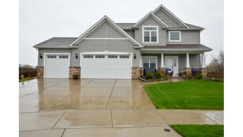 2200 38th Ave Kenosha, WI 53144 by Shorewest Realtors $415,000