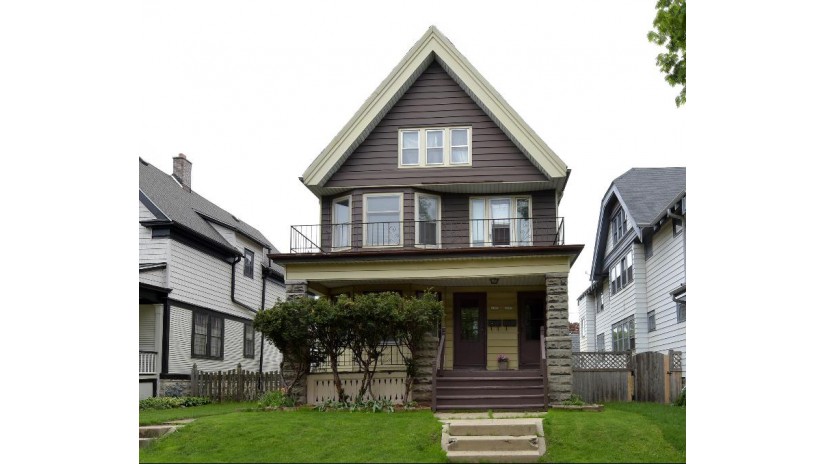 2155 N 56th St 2157 Milwaukee, WI 53208 by Homestead Realty, Inc $274,900