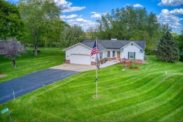 W276S9020 Hidden Lakes Dr, Vernon, WI 53149-9654