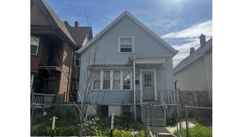 1546 S 23rd St Milwaukee, WI 53204 by Real Broker LLC $79,900