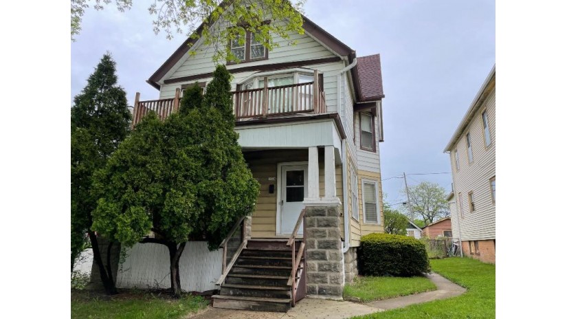 1564 S 14th St Milwaukee, WI 53204 by Coldwell Banker HomeSale Realty - Wauwatosa $39,900