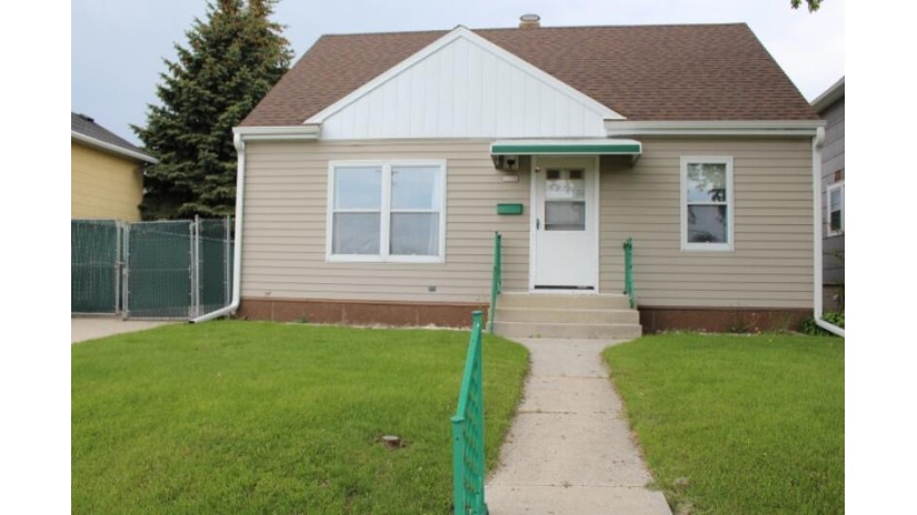 2218 N 18th St Sheboygan, WI 53083 by RE/MAX Universal $144,900