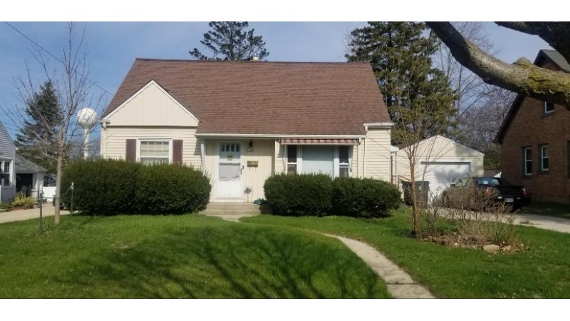 1044 7th Ave Grafton, WI 53024 by Realty Executives Integrity~Cedarburg $230,000