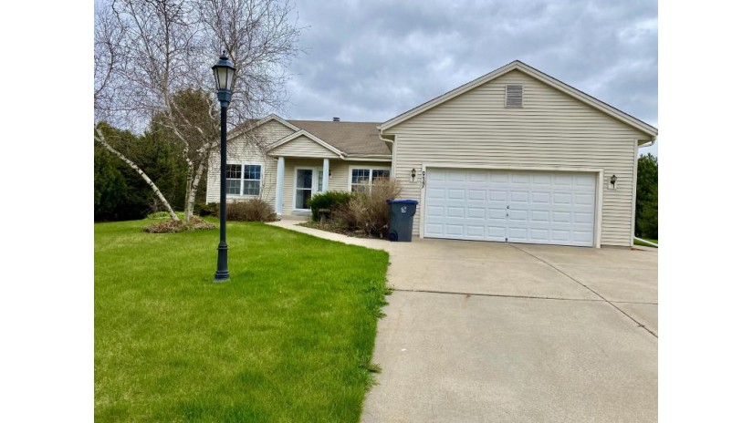 937 Chesterwood Ct Pewaukee, WI 53072 by Lake To Lake Realty Group LLC $2,000