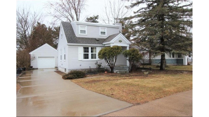 2209 Crescent Avenue Eau Claire, WI 54703 by C21 Affiliated $229,900