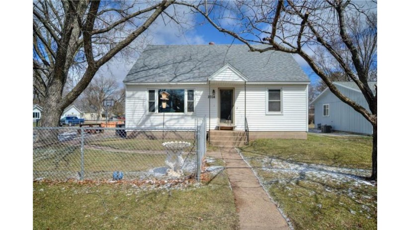 2704 North Lane Eau Claire, WI 54703 by Assist 2 Sell New Vision Realty $239,900