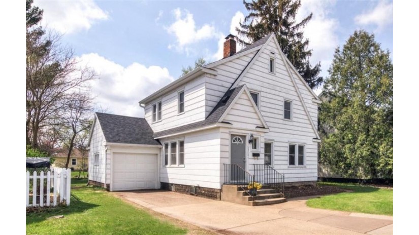 1513 Badger Avenue Eau Claire, WI 54701 by C21 Affiliated $254,900