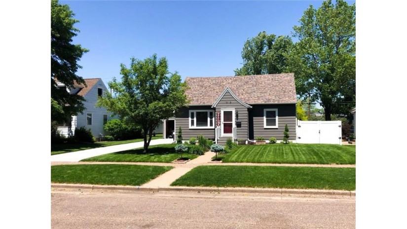 1816 Hoover Avenue Eau Claire, WI 54701 by Cb Brenizer/Eau Claire $245,000