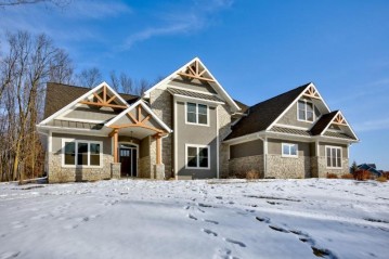 W9040 Great Oaks Lane, Dale, WI 54944-8757