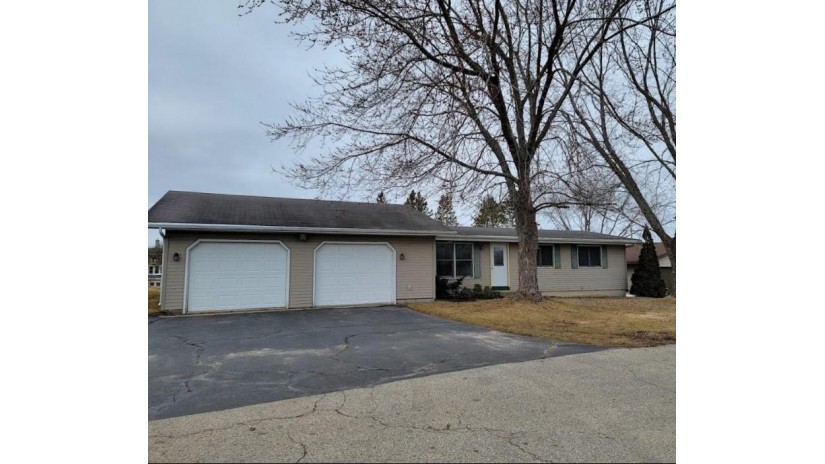 101 Redwood Court Bonduel, WI 54107 by Zimms and Associates Realty, LLC $195,000