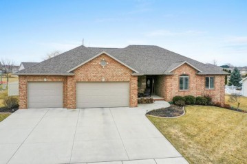 1076 Peonies Drive, Ashwaubenon, WI 54115