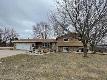 304 W Minerva Street, New London, WI 54961