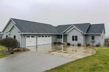 5282 Notre Dame Drive, Omro, WI 54963