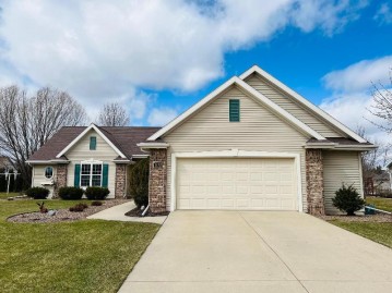 1772 Cinnabar Way, Bellevue, WI 54311-4000