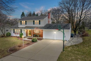 544 Hilltop Drive, Allouez, WI 54301-2718