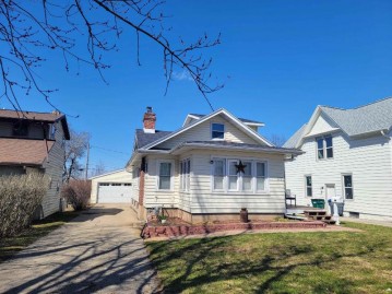 501 W Beacon Avenue, New London, WI 54961