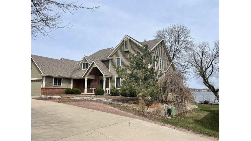 501 Harbor Light Court Fox Crossing, WI 54956 by Coldwell Banker Real Estate Group $750,000