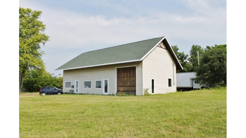 10940 County Road Id Blue Mounds, WI 53517 by Restaino & Associates Era Powered $205,000