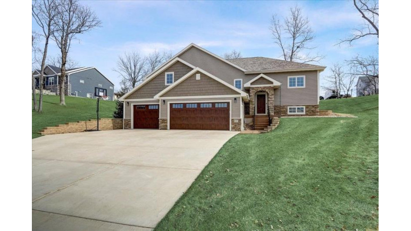 111 Savannah Cir Barneveld, WI 53507 by First Weber Inc $584,900