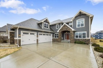 857 Alpine Pky, Oregon, WI 53575