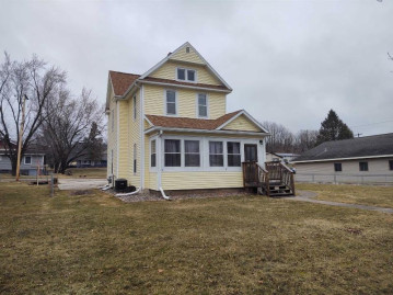 703 E Main St, Wauzeka, WI 53826