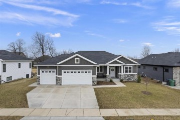 824 Damascus Tr, Cottage Grove, WI 53527