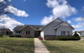 212 Prairie View Dr, Beaver Dam, WI 53916