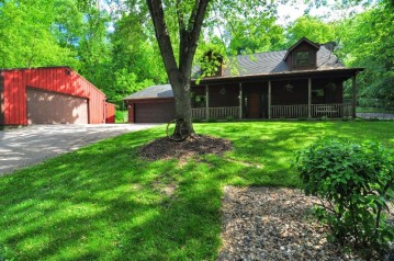 W4157 Pine Valley Rd, Exeter, WI 53508