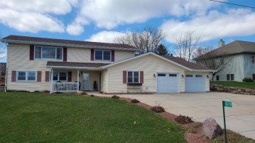 1819 Oakview Dr, Pleasant Springs, WI 53589