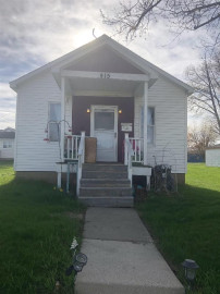 415 N Randolph St, Cuba City, WI 53807