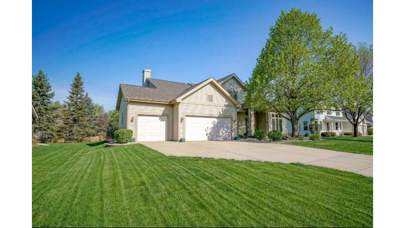 2725 Jasmine Dr Fitchburg, WI 53711 by Stark Company, Realtors $650,000