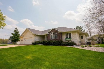 101 Oak Springs Cir, DeForest, WI 53532