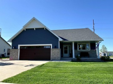 2117 W Milwaukee St, Stoughton, WI 53589-4640