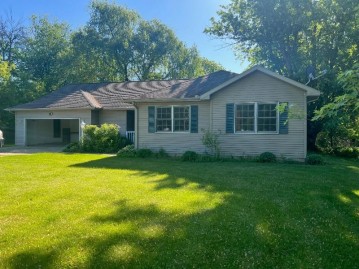 198 Fandrich Rd, Oxford, WI 53952