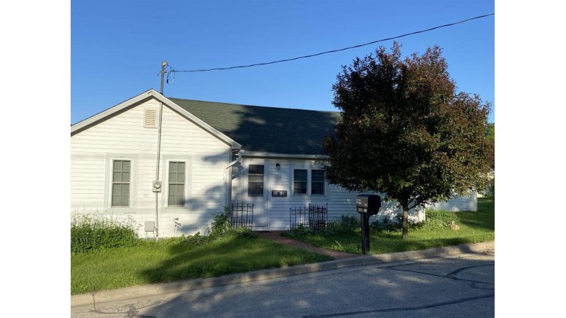 904 State St Mineral Point, WI 53565 by The Professional Brokers $163,000