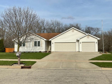 319 N Kerch St, Brooklyn, WI 53521-9032