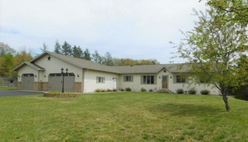 1521 Kings Hill Dr, Tomahawk, WI 54487
