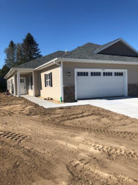 1913 Daisy Dr, West Bend, WI 53090