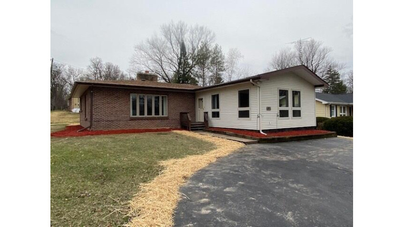 527 Maple Hill Ter Twin Lakes, WI 53181 by Rondon Real Estate LLC $289,900