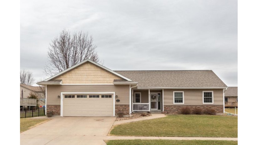 802 Greenwood St Holmen, WI 54636 by RE/MAX Results $339,900