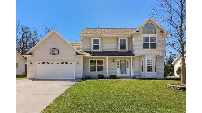 400 Garrison Dr Lake Geneva, WI 53147 by Venture Real Estate Group LLC $549,900