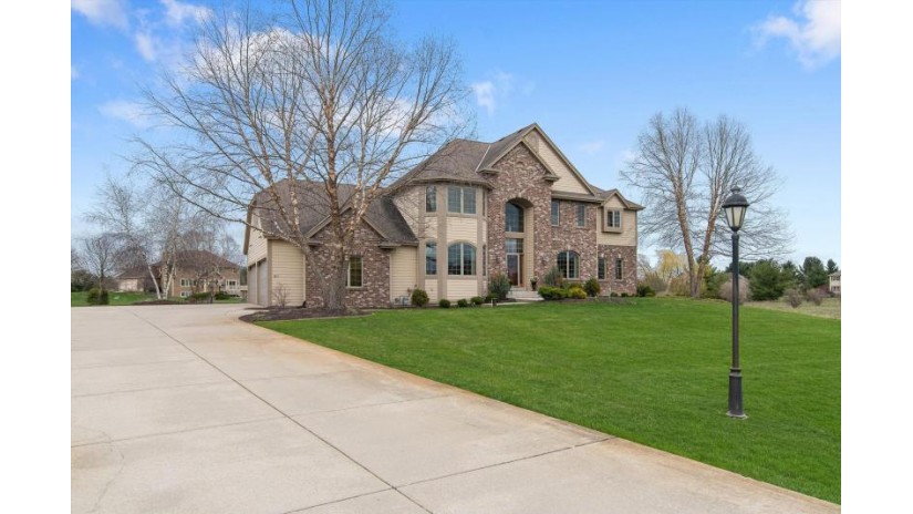 810 Burr Oak Ln Summit, WI 53066 by Keller Williams Realty-Lake Country $849,000