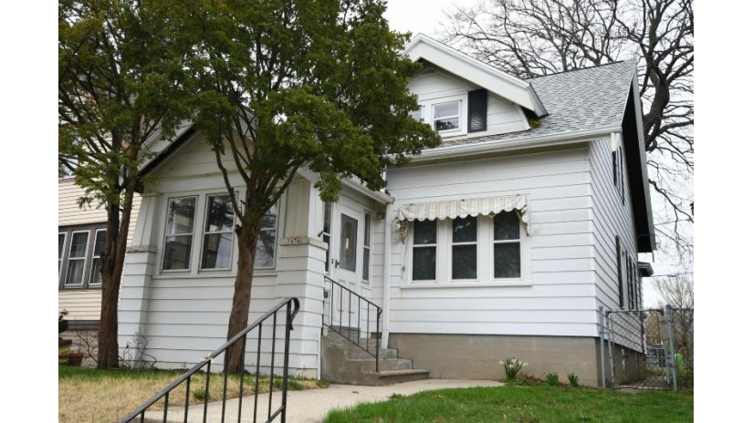 3476 N Bremen St Milwaukee, WI 53212 by RE/MAX Realty Pros~Brookfield $189,900