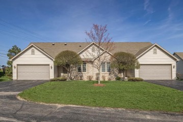 6929 Prince Dr, Caledonia, WI 53402-9435