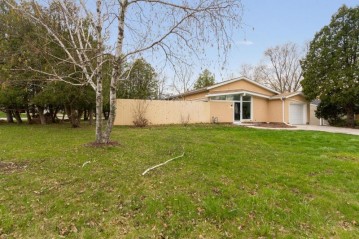 4401 Glenway St, Wauwatosa, WI 53225